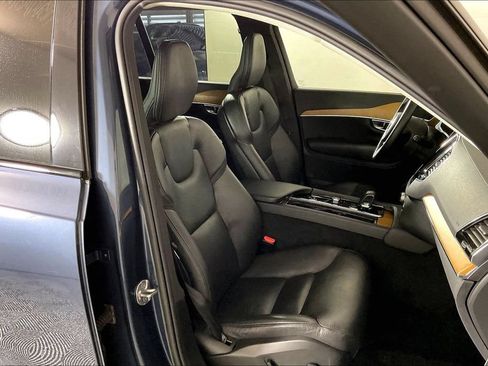 Used 2023 Volvo XC90 T8 Plus w/ Protection Package Premier AWD/4WD image 6