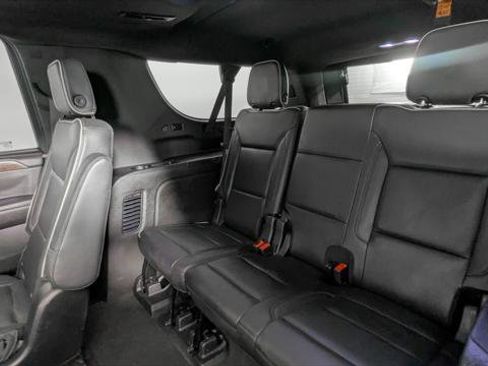Used 2021 Chevrolet Suburban Premier w/ Premium Package RWD image 21