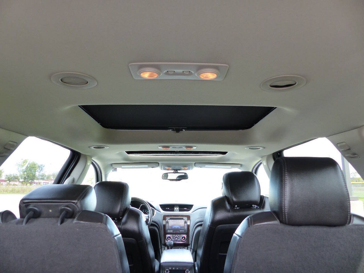 Used 2017 Chevrolet Traverse LT AWD/4WD image 24