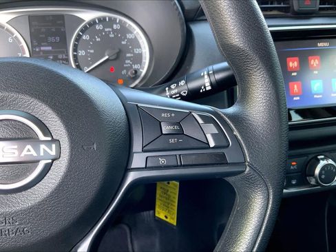 Used 2023 Nissan Versa S w/ Trunk Package image 24