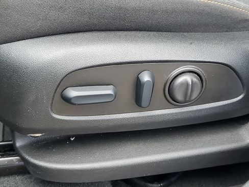 Used 2023 Chevrolet Equinox LT AWD/4WD image 13