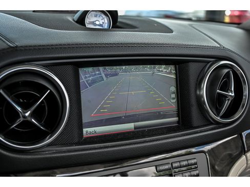 Used 2015 Mercedes-Benz SL 550 image 19