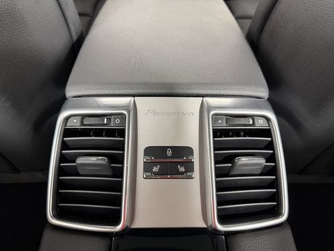 Used 2013 Porsche Panamera 4 Platinum Edition AWD/4WD image 56