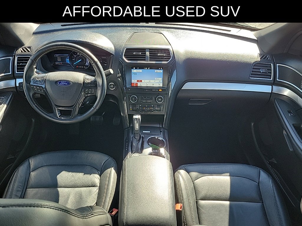 Used 2017 Ford Explorer XLT w/ Equipment Group 202A AWD/4WD image 8