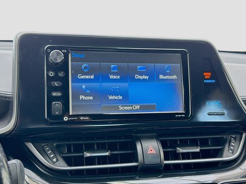 Used 2018 Toyota C-HR XLE image 9