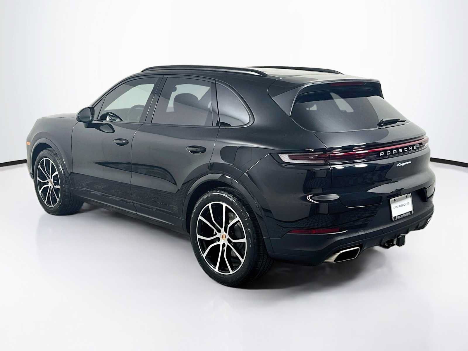 Certified 2026 Porsche Cayenne AWD/4WD image 3