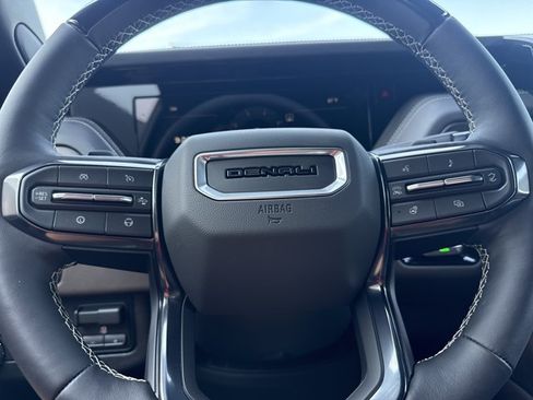 New 2026 GMC Yukon Denali Ultimate w/ LPO, Hit The Road Package AWD/4WD image 26