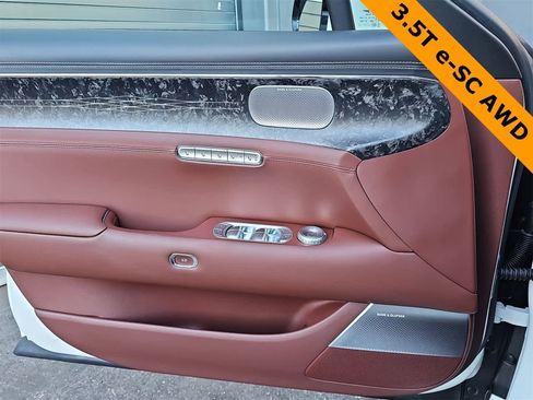 Used 2025 Genesis G90 3.5T image 28