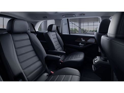 Used 2023 Mercedes-Benz GLS 580 4MATIC image 4