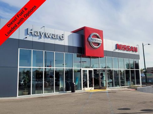 Used 2019 Nissan Titan SV w/ SV Convenience Package image 28