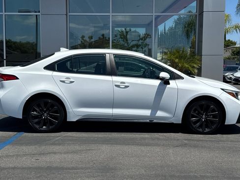 Used 2023 Toyota Corolla SE FWD image 4