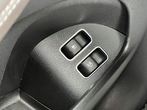 Used 2025 Mercedes-Benz GLE 450e GLE 450e image 17