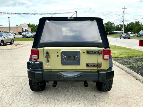 Used 2013 Jeep Wrangler Sport AWD/4WD image 5