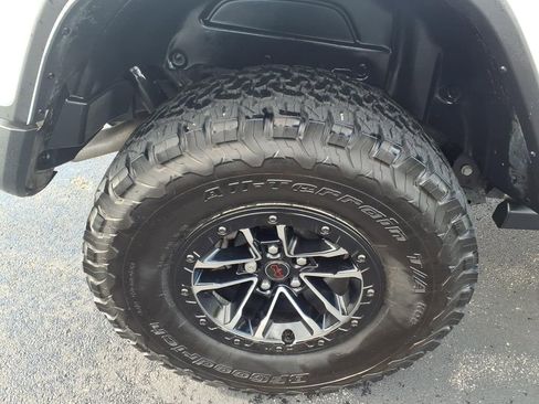 Used 2024 Jeep Wrangler Unlimited Rubicon AWD/4WD image 26