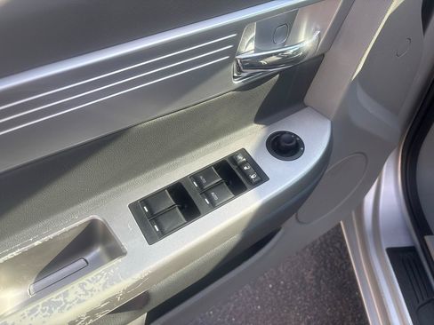 Used 2008 Chrysler Sebring Touring FWD image 10