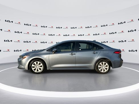 Used 2020 Toyota Corolla LE image 5