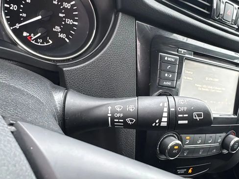 Used 2022 Nissan Rogue Sport S AWD/4WD image 13