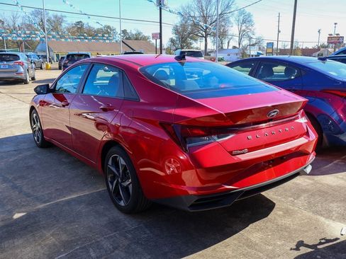 Used 2023 Hyundai Elantra SEL w/ Convenience Package image 10