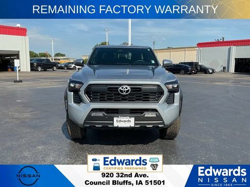 Used 2025 Toyota Tacoma TRD Off-Road w/ TRD Off Road Upgrade Package AWD/4WD image 3