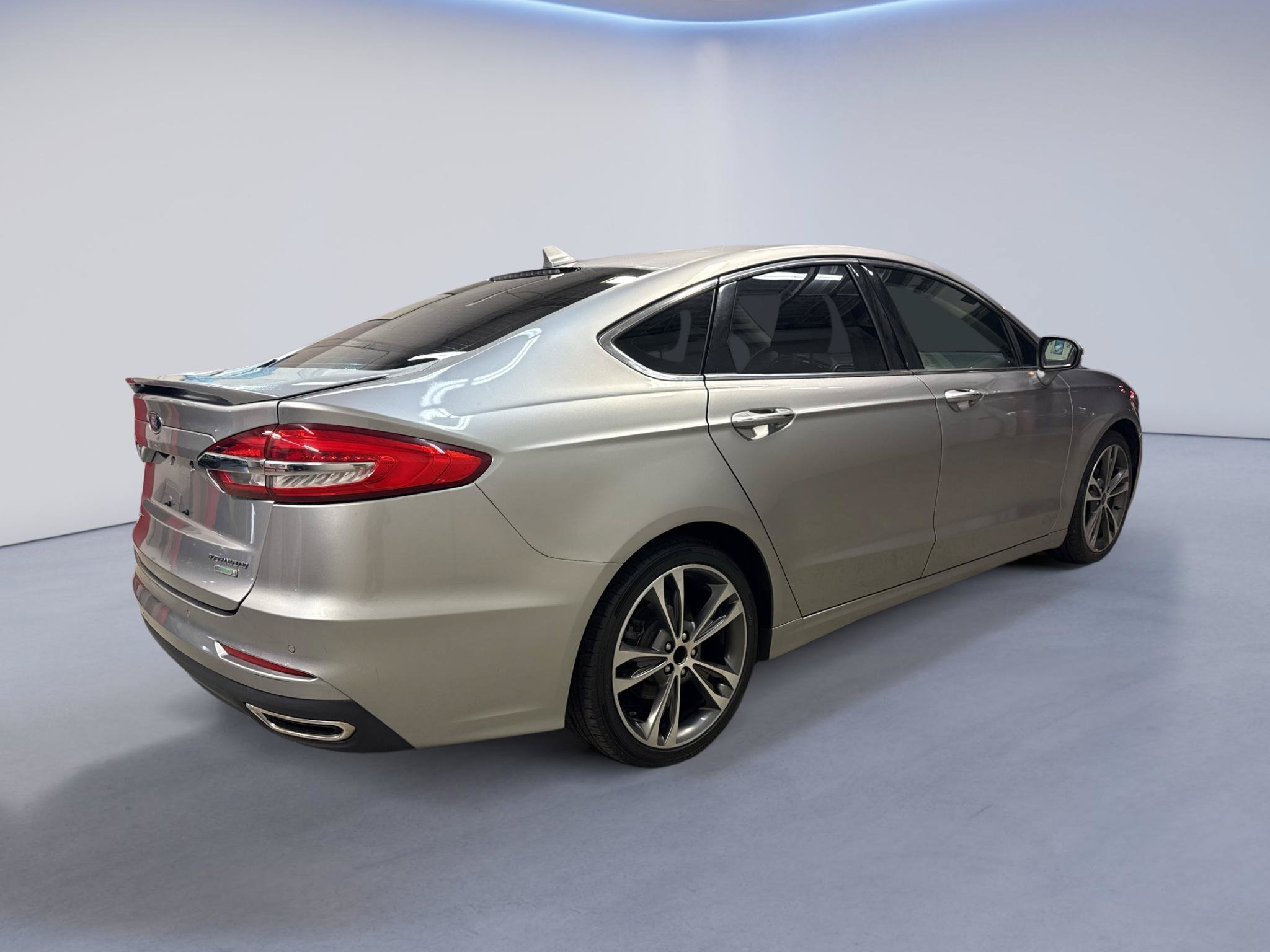 Used 2020 Ford Fusion Titanium FWD image 8