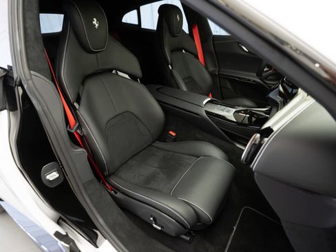 Certified 2025 Ferrari Purosangue image 14