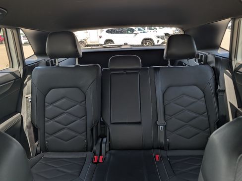 Certified 2024 Volkswagen Atlas Cross Sport SE AWD/4WD image 13