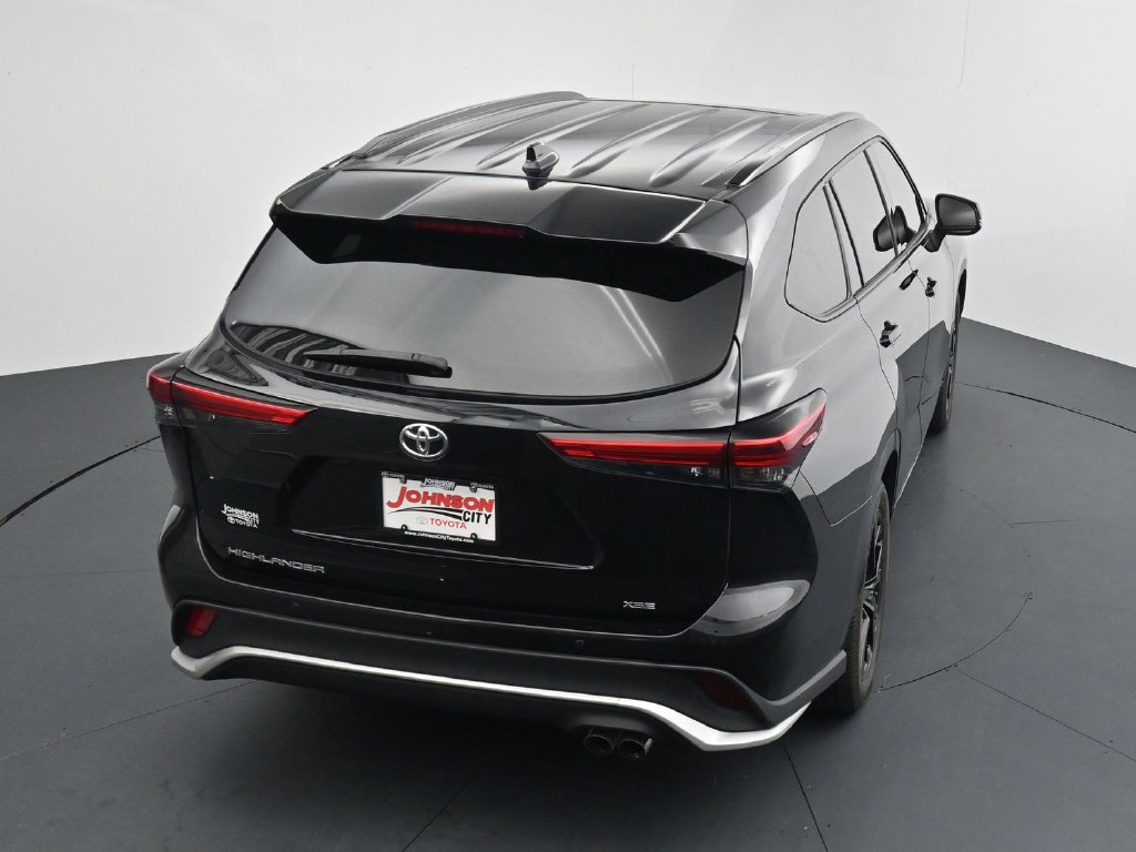 Used 2023 Toyota Highlander XSE FWD image 28