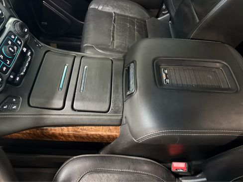 Used 2017 Chevrolet Suburban Premier AWD/4WD image 23