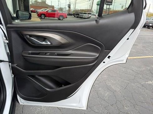 Certified 2023 GMC Terrain SLT w/ Elevation Edition image 17