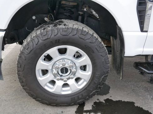 Certified 2024 Ford F350 XLT w/ FX4 Off-Road Package image 5