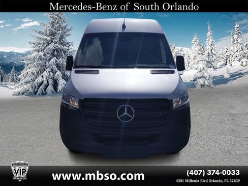Used 2021 Mercedes-Benz Sprinter 2500 image 6