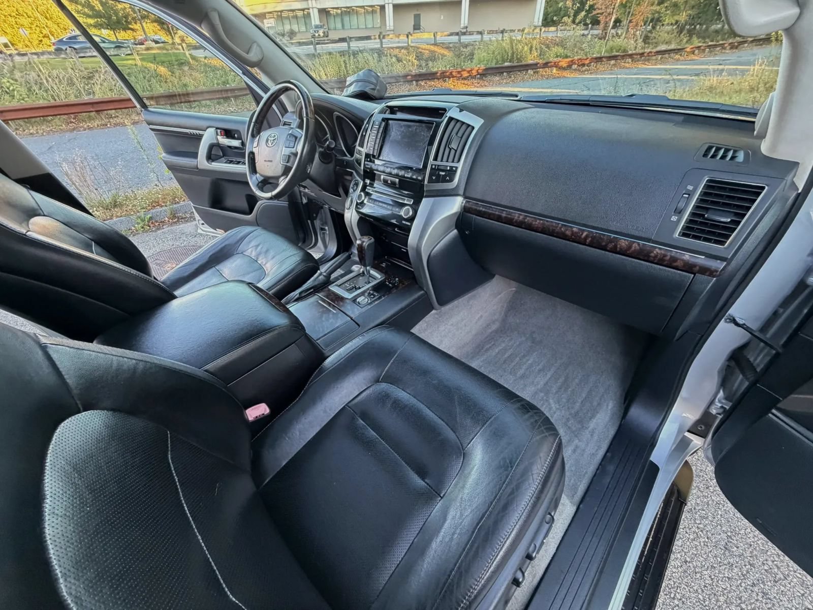 Used 2013 Toyota Land Cruiser AWD/4WD image 85
