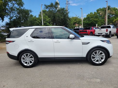Used 2017 Land Rover Discovery SE AWD/4WD image 7