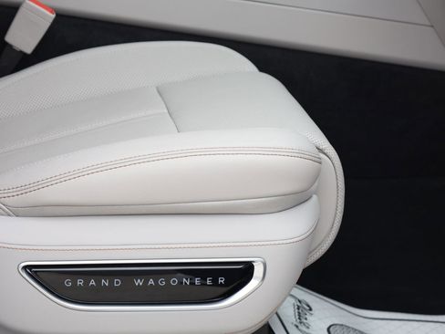 Used 2026 Jeep Grand Wagoneer Summit w/ Rear Seat Video Group I AWD/4WD image 36