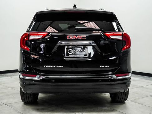 Used 2023 GMC Terrain Denali w/ Denali Premium Package image 9