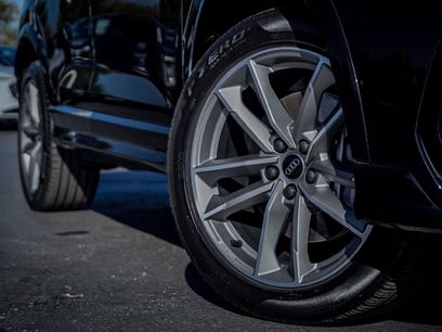 Certified 2025 Audi Q3 2.0T Premium w/ Convenience Package