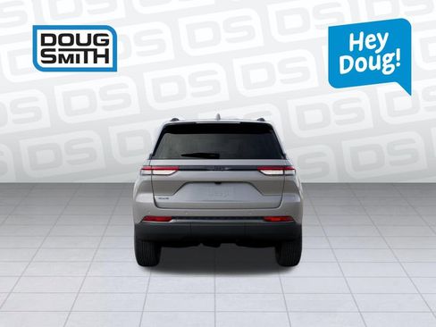 New 2026 Jeep Grand Cherokee Altitude image 7