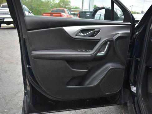 Used 2025 Chevrolet Blazer LT AWD/4WD image 12