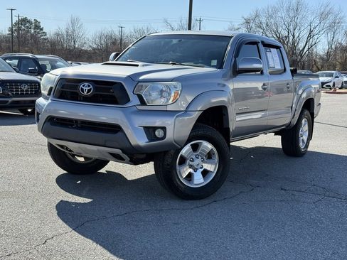 Used 2015 Toyota Tacoma PreRunner image 2