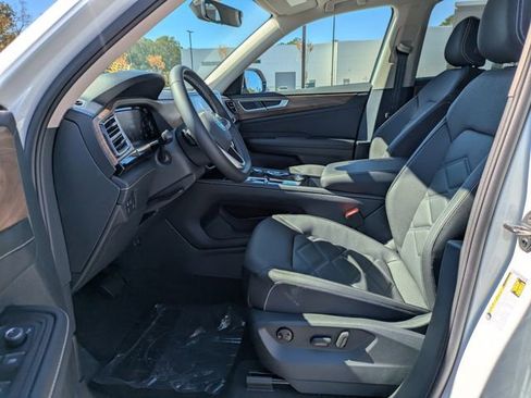 New 2026 Volkswagen Atlas SE image 23