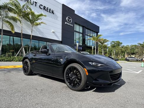 New 2026 MAZDA MX-5 Miata Club w/ Interior Package RWD image 22