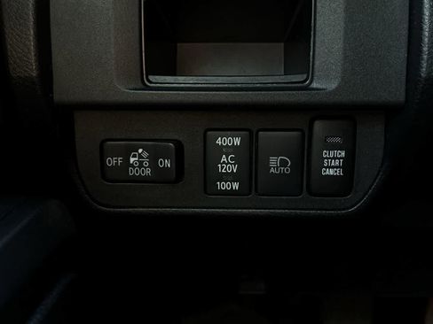 Used 2019 Toyota Tacoma TRD Off-Road w/ TRD Premium Off Road Package AWD/4WD image 21