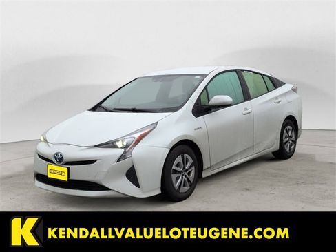 Used 2016 Toyota Prius Four image 1