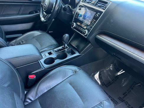 Used 2019 Subaru Outback 3.6R Limited AWD/4WD image 16