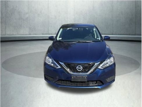 Used 2019 Nissan Sentra S w/ Appearance Package FWD image 2