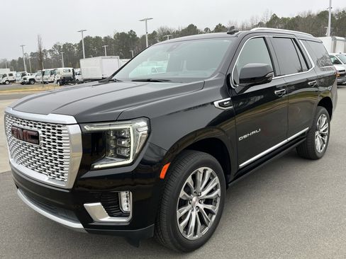 Used 2021 GMC Yukon Denali w/ Denali Premium Package image 5