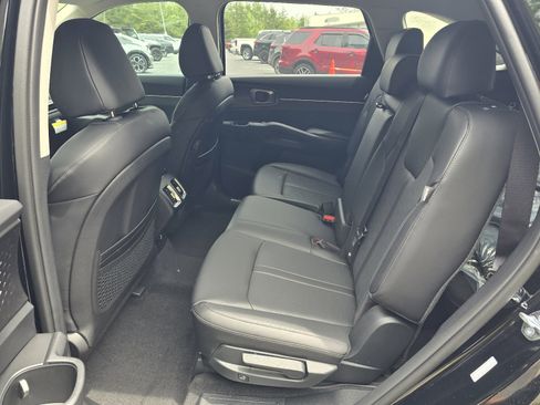 New 2026 Kia Sorento S FWD image 4