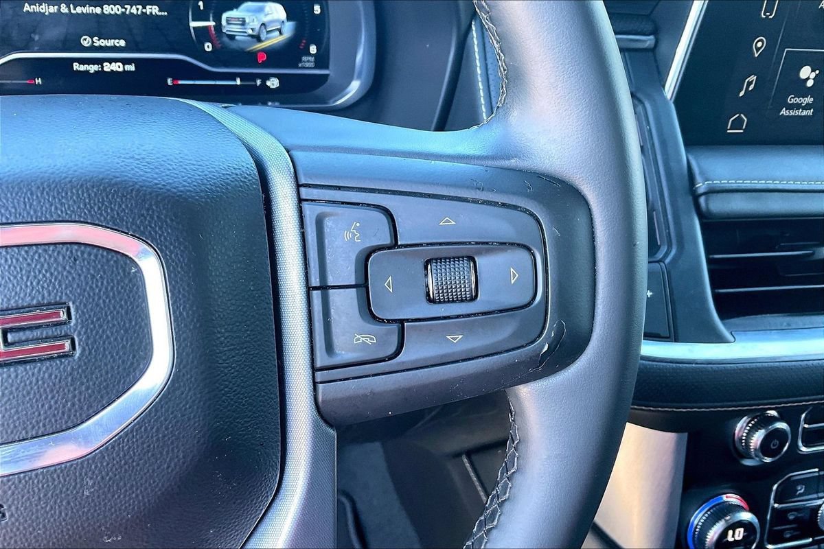 Used 2023 GMC Yukon SLT RWD image 12