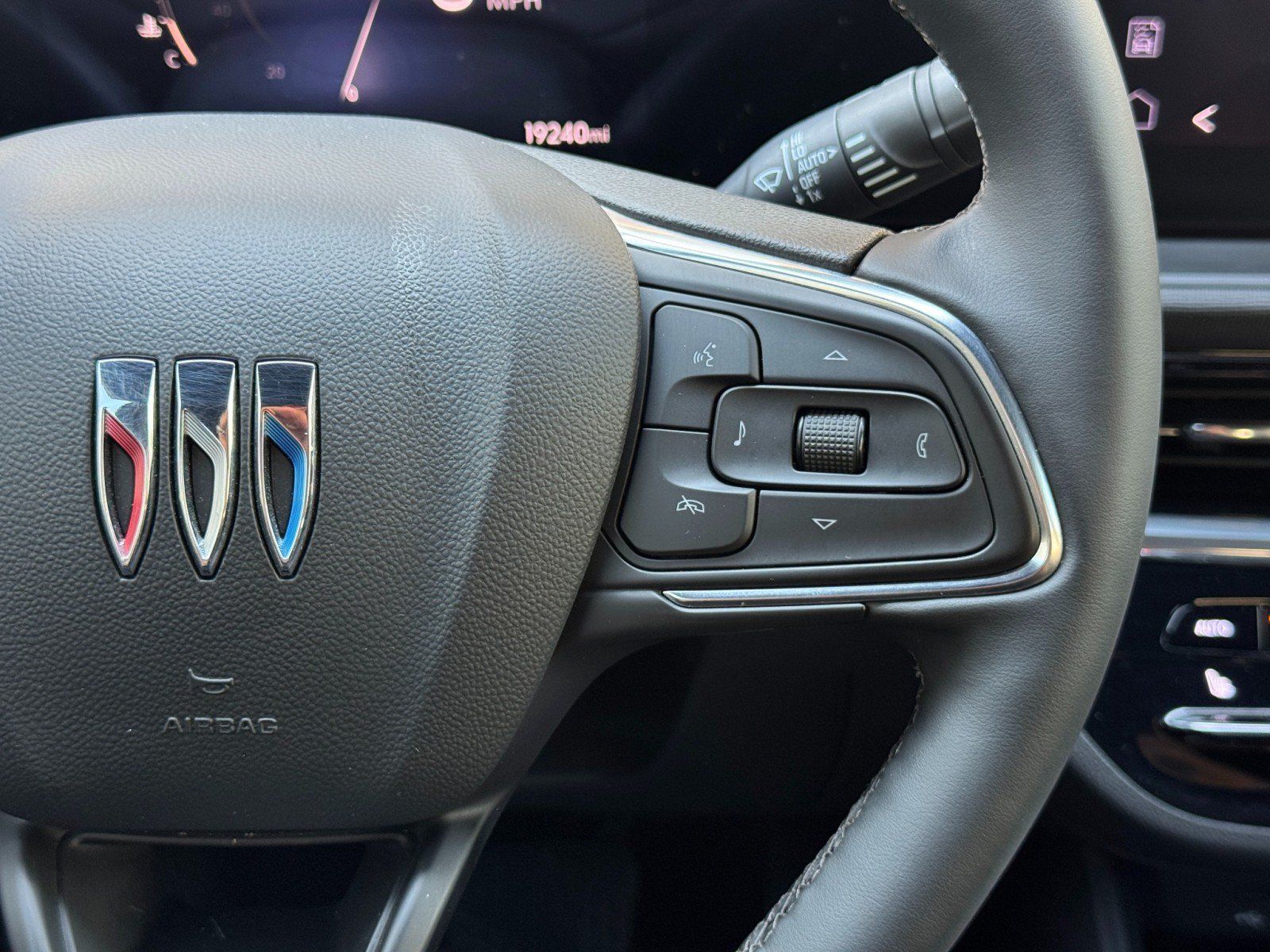 Used 2024 Buick Envista Avenir FWD image 21