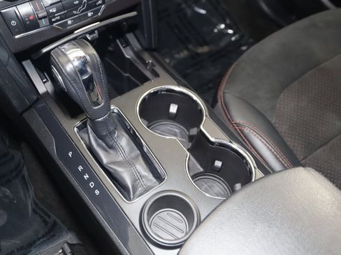 Used 2018 Ford Explorer XLT w/ Equipment Group 202A image 24